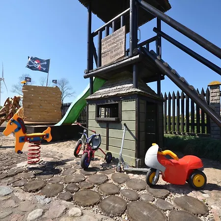 Seaside In Cisowo With Terrace And Lovely Garden * Darłowo