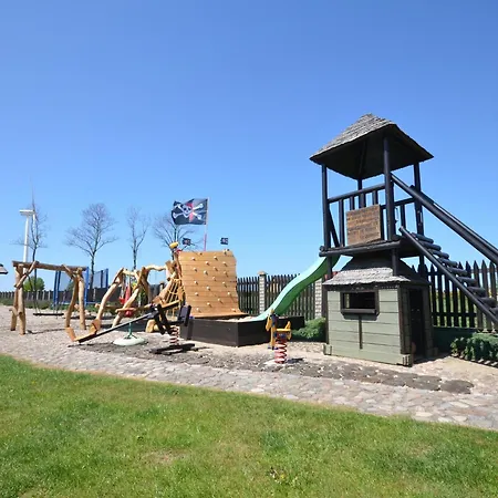 Seaside In Cisowo With Terrace And Lovely Garden Darłowo